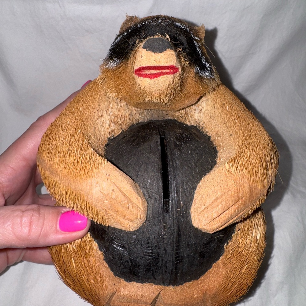 Handcrafted Coconut Bear Coin Bank – Rustic Tiki‑Style Home Décor